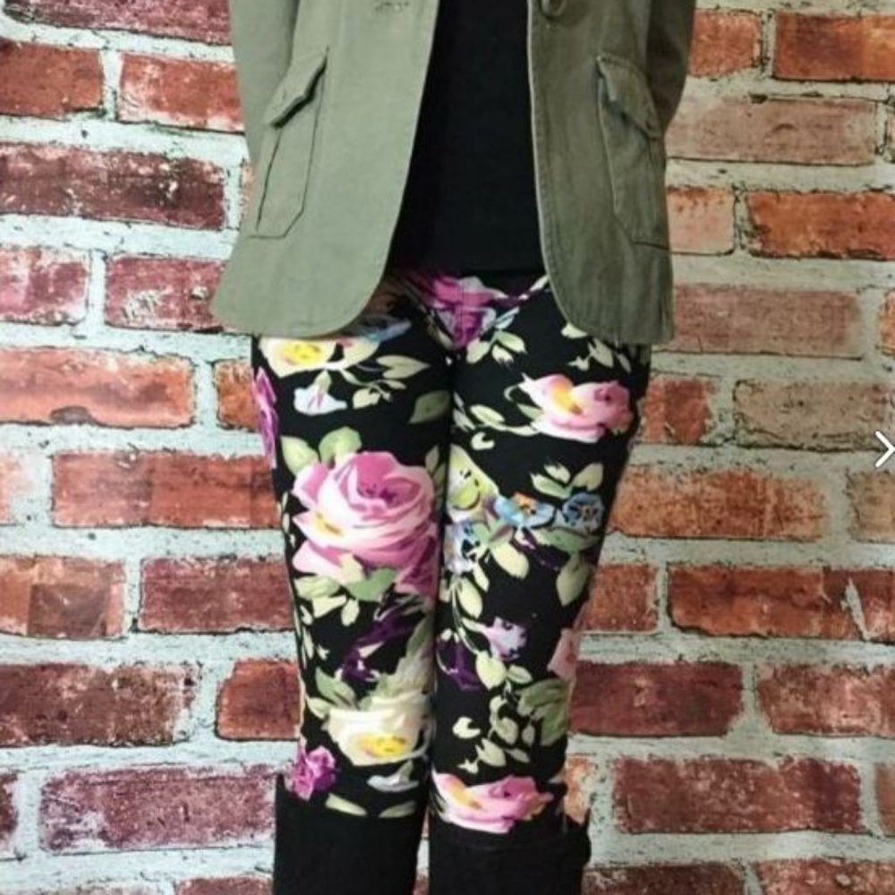 BEAUTIFUL PINK LAVENDER FLORAL LEGGINGS  PLUS SIZE